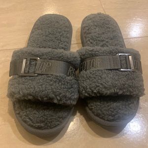 RedTop Fluffy Slides